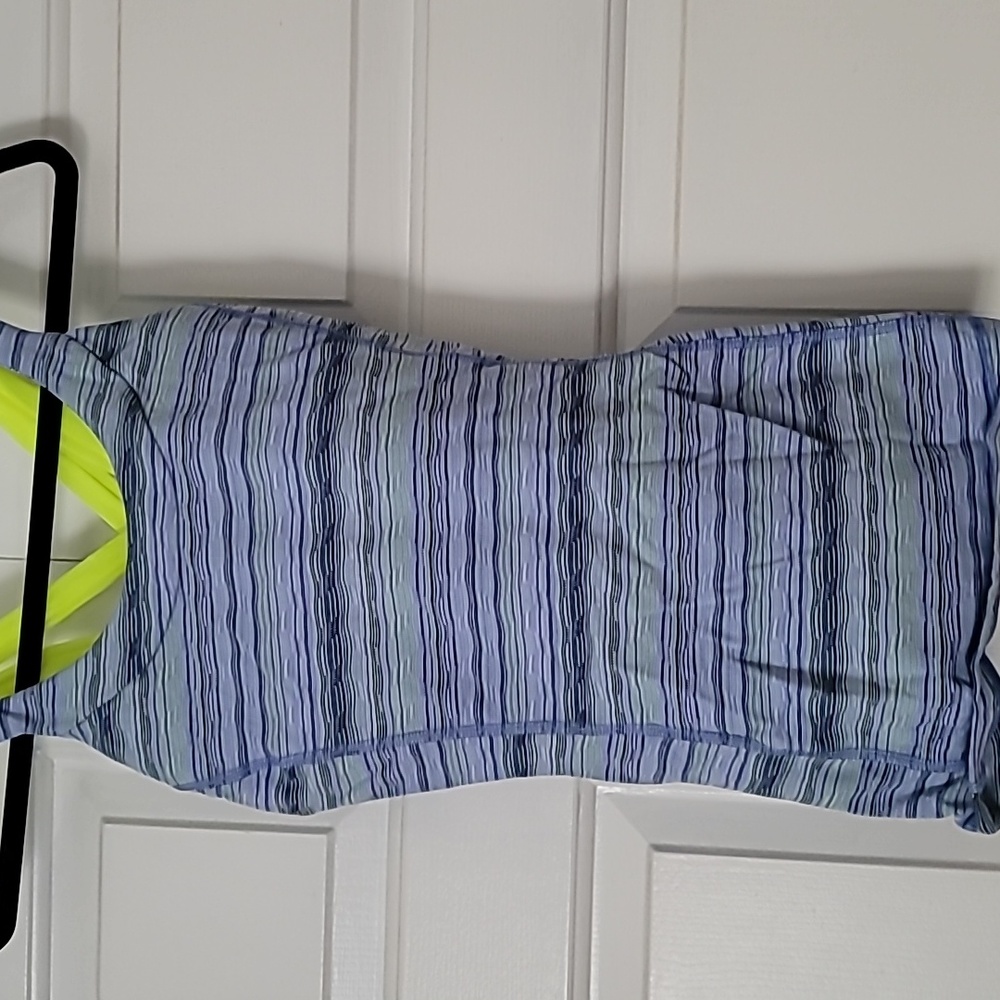 Lululemon yoga top